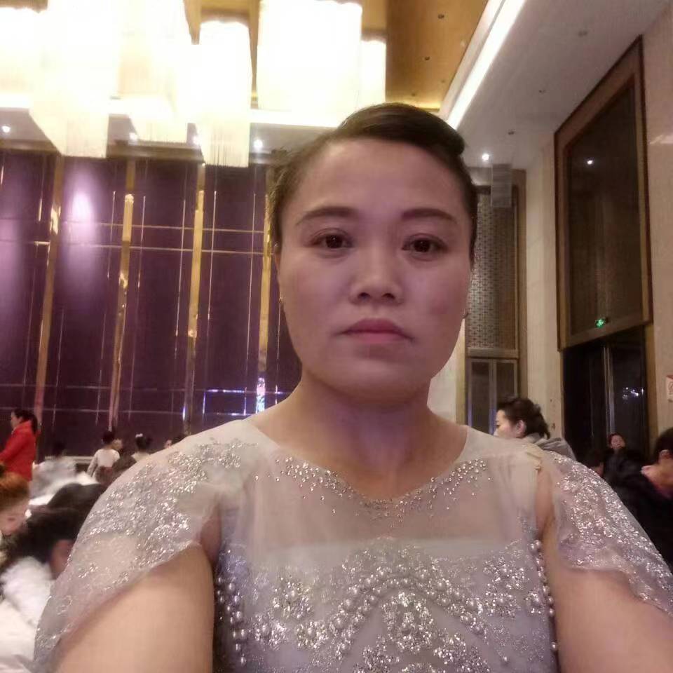 重庆市合川区万达广场店邓科琴