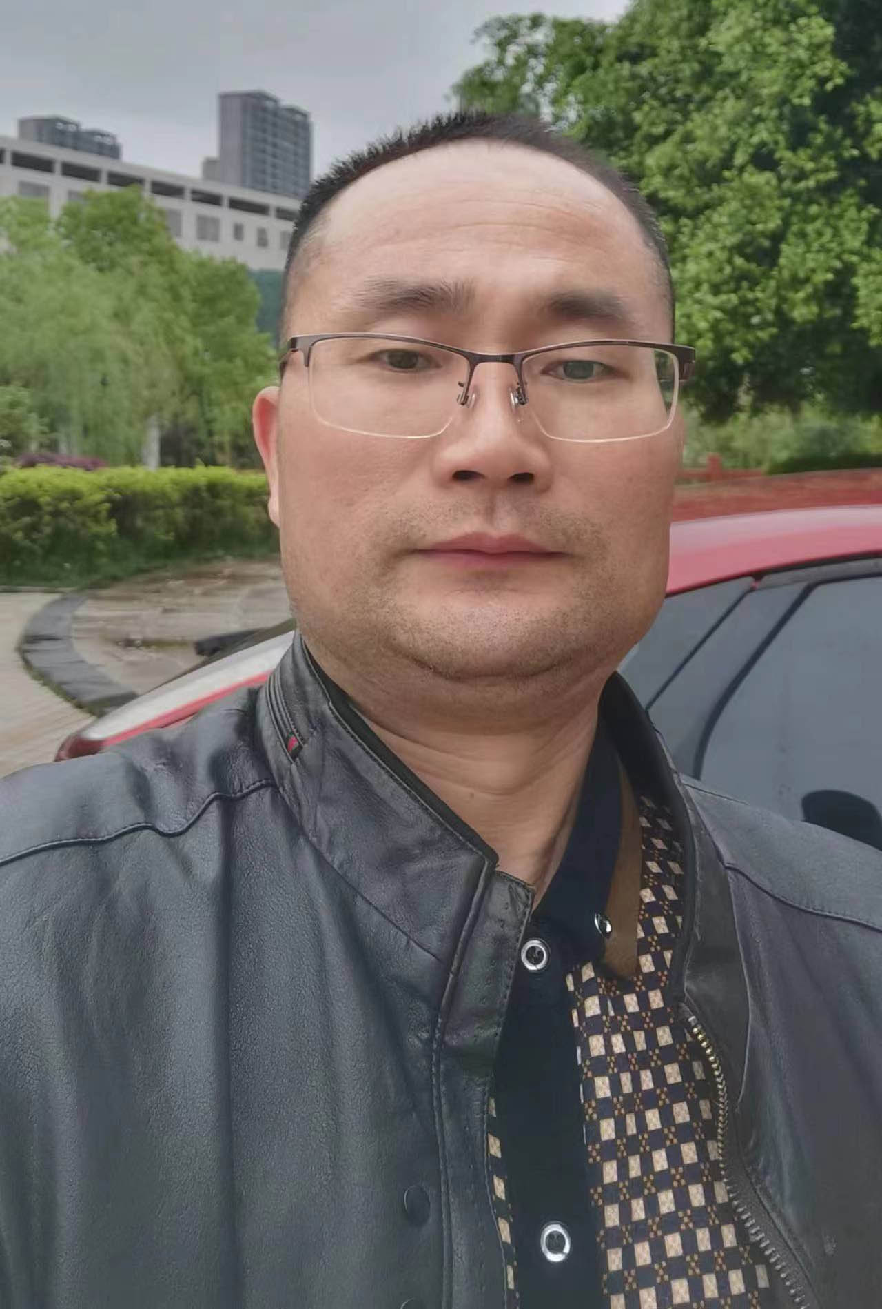 江西赣州于都县乐都花园店刘霖华